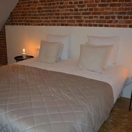 Au Bonheur D'aimée à 14 Min De Pairi Daiza Сasa de vacaciones